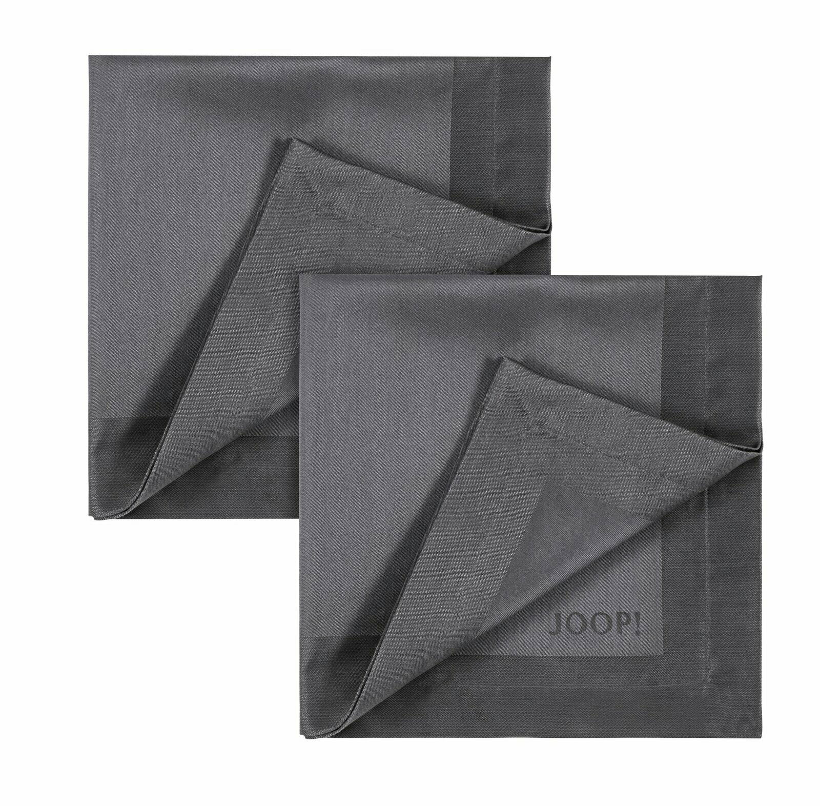 JOOP! Serviettenset 2-tlg. DINING GLAMOUR Zwei graue Servietten im Set, 50x50 cm, mit umgeschlagener Ecke und Joop-Logo, aus der Vogelperspektive.