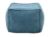 Quadratischer, mittelgroßer Hocker aus blauem, geripptem Stoff, frontal fotografiert.