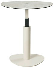Moderner Beistelltisch mit rundem, hellem Tischplatte und stabilem, zylindrischem Standfuß, seitliche Perspektive