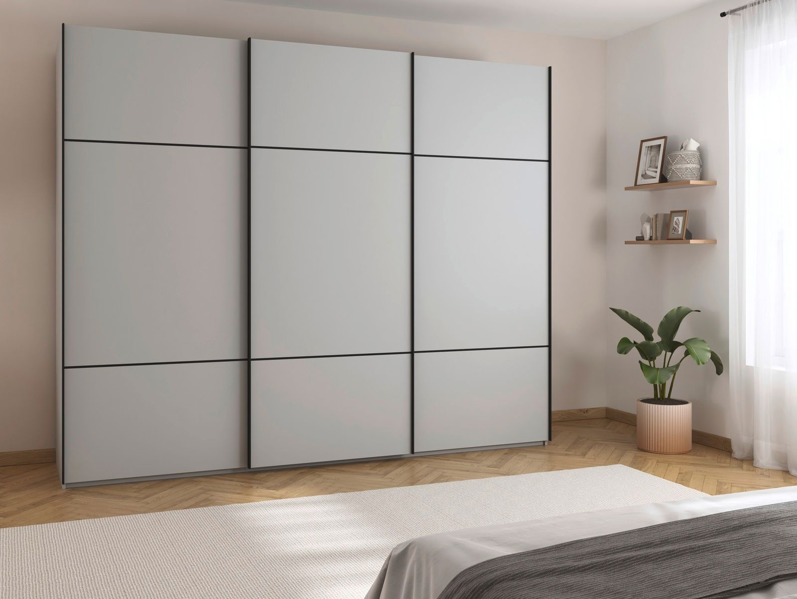 Moderner Schwebetürenschrank in einem hellen Schlafzimmer, frontal betrachtet.