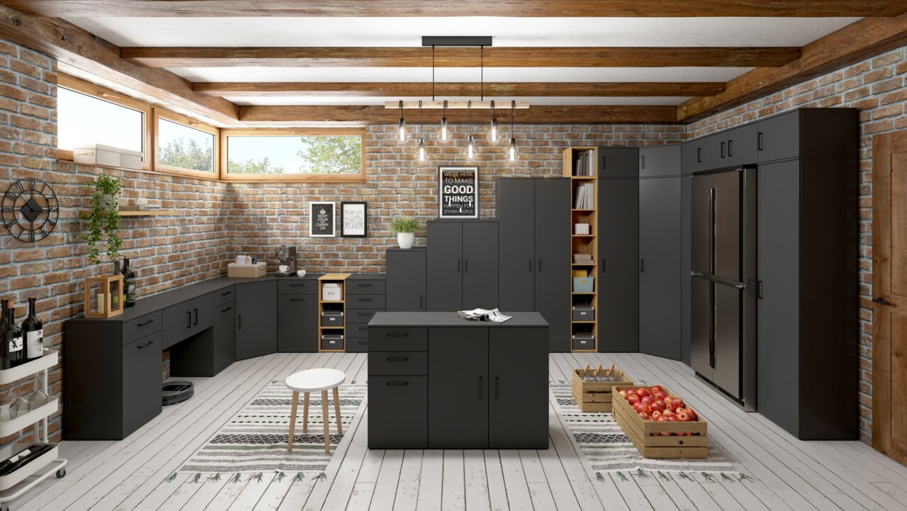 Carryhome Aufsatzschrank MULTISTAURAUM Moderne Küche mit dunklen Schränken und Holzdetails, aus der Perspektive von vorne betrachtet.