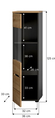 Schmaler Hochschrank in Schwarz mit Holzfronten und Glaseinsatz, teils geöffnete Tür, Maßangaben (Höhe 125 cm, Breite 36 cm, Tiefe 33 cm) und Innenfächer, dargestellt in schräger Frontansicht von links.