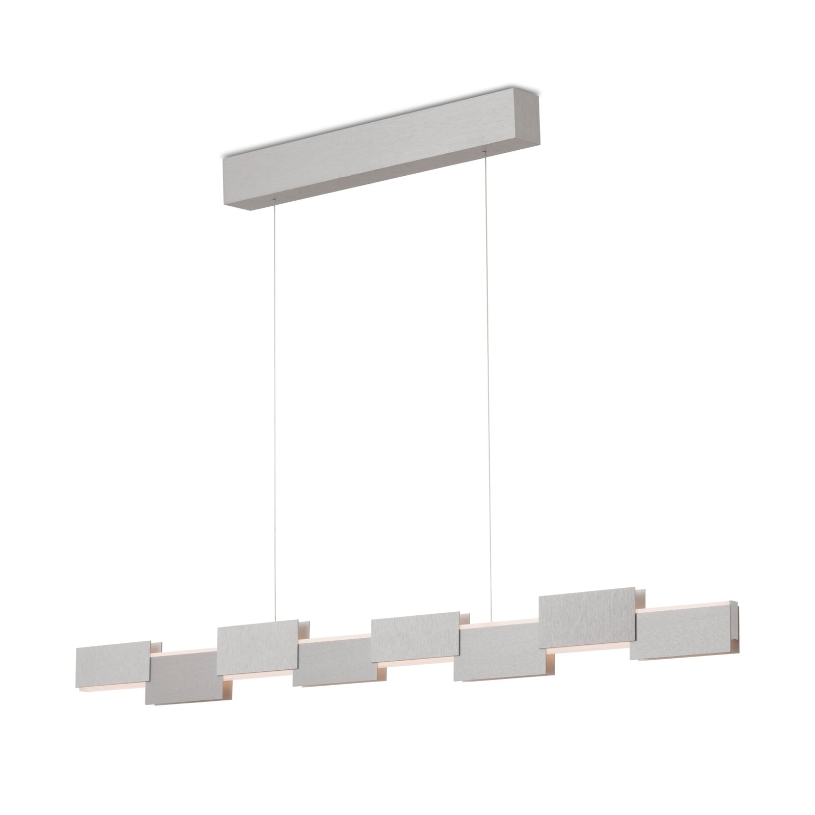 Moderne LED-Pendelleuchte in gebürsteter Metalloptik mit geometrisch versetzten Rechteckelementen und länglichem Deckenbaldachin, aus schräger Vorderansicht von unten dargestellt
