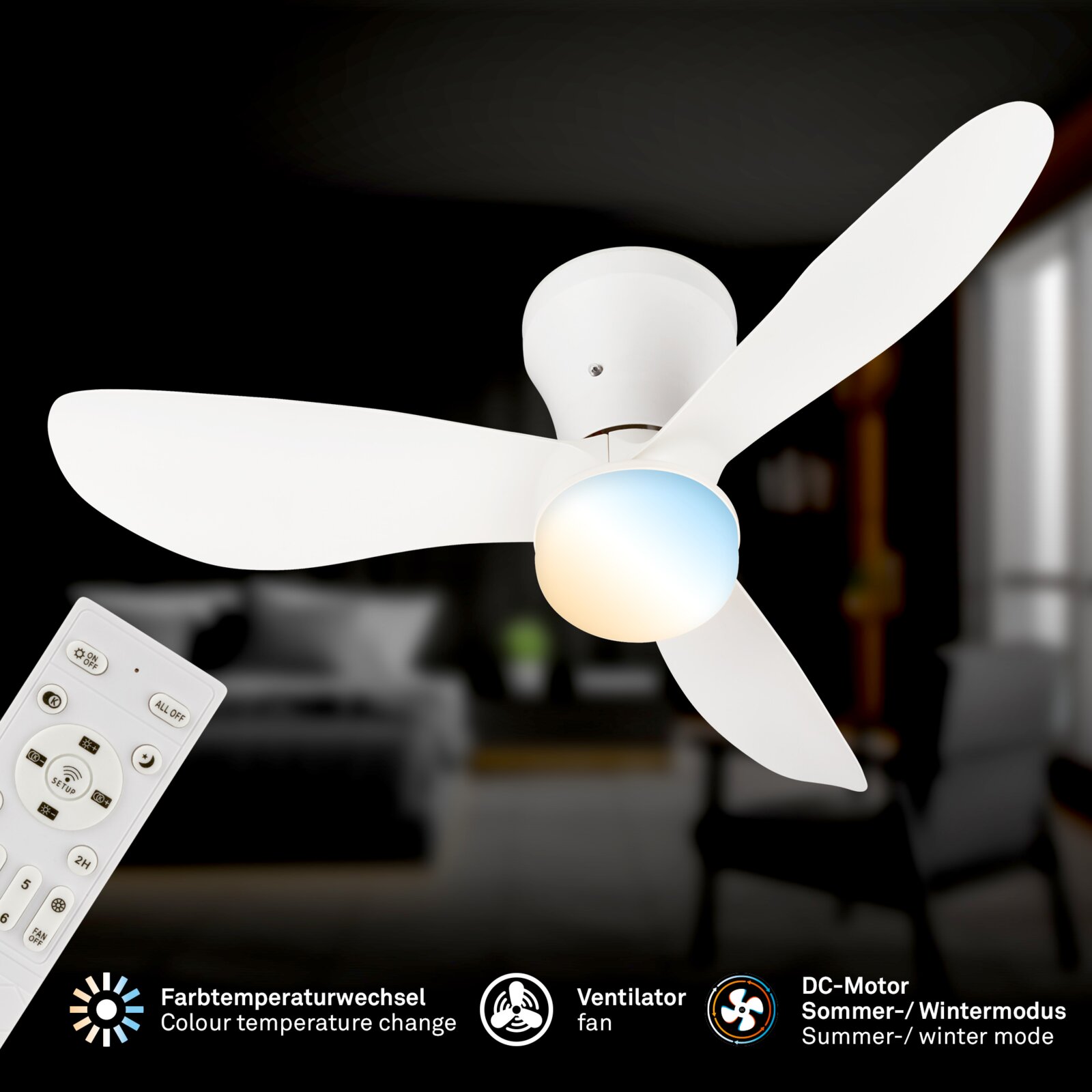 Weißer Deckenventilator mit drei Flügeln und integrierter LED-Leuchte (Farbtemperaturwechsel), inklusive Fernbedienung; Ansicht schräg von unten im Innenraum