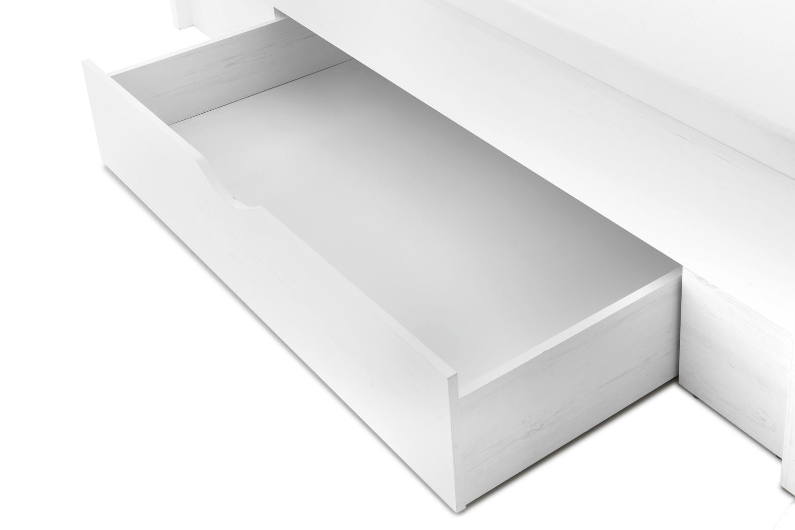 Weißer Bettschubkasten in Nahaufnahme, teilweise geöffnet, von schräg oben fotografiert.