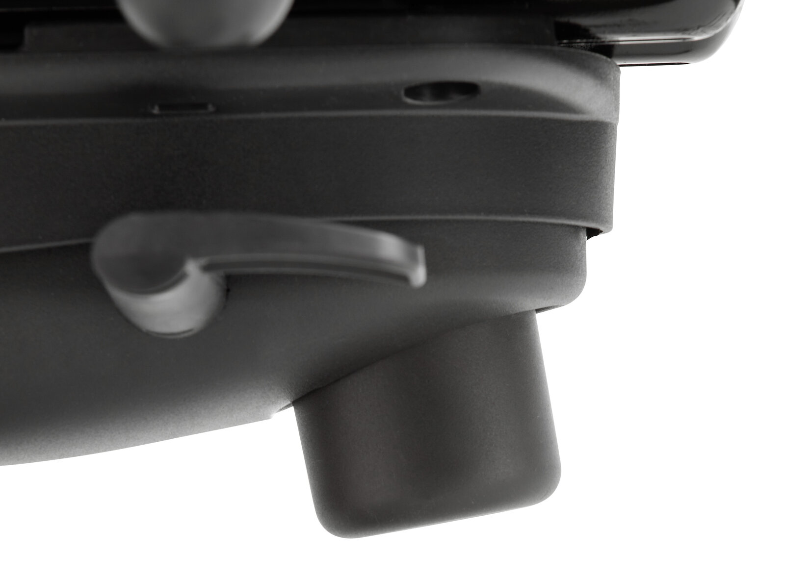 Nahaufnahme eines schwarzen Hebels und Mechanismus an einem Gaming Stuhl, seitliche Perspektive