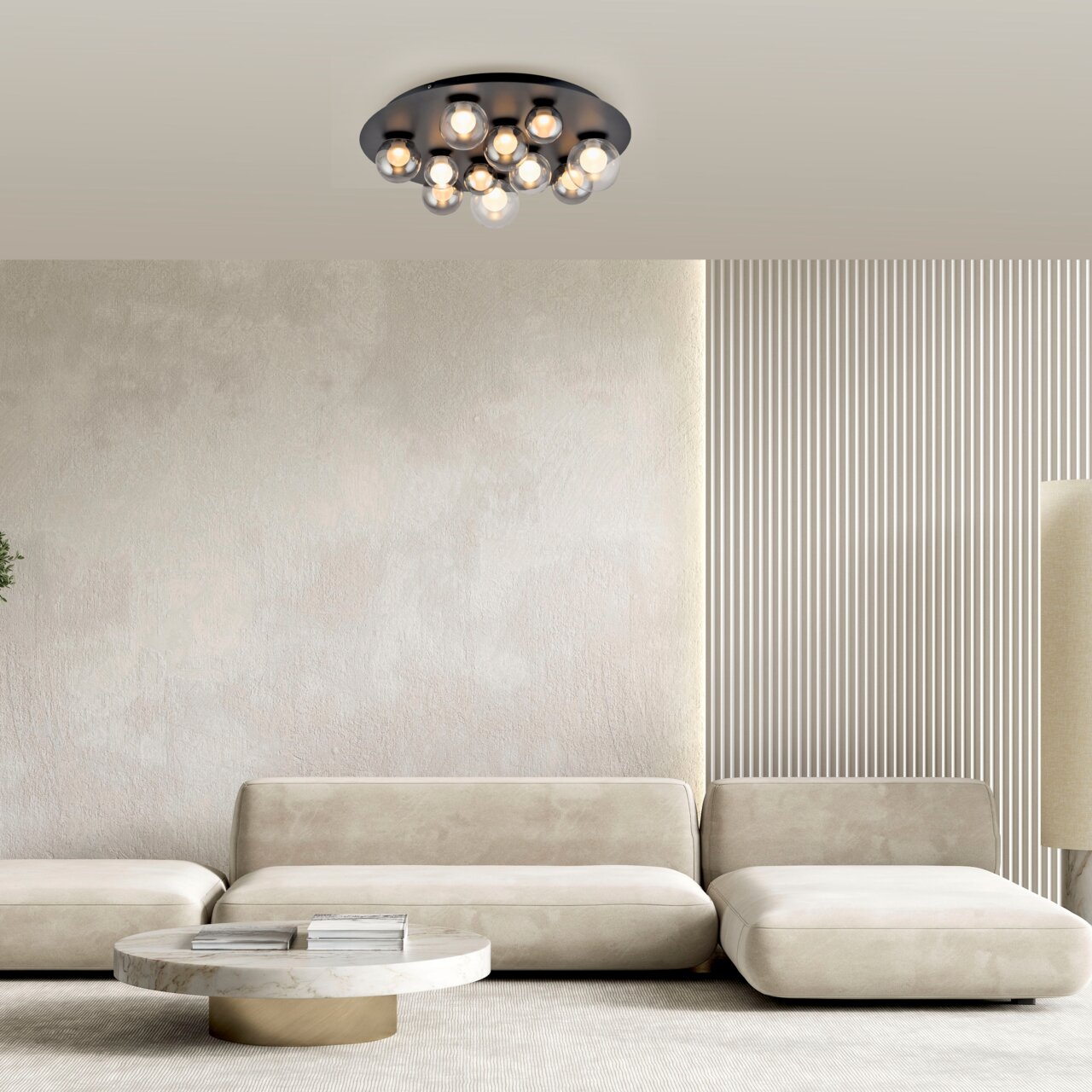Moderne LED-Deckenleuchte mit mehreren Glühbirnen, von unten betrachtet, in einem stilvollen Wohnzimmer.
