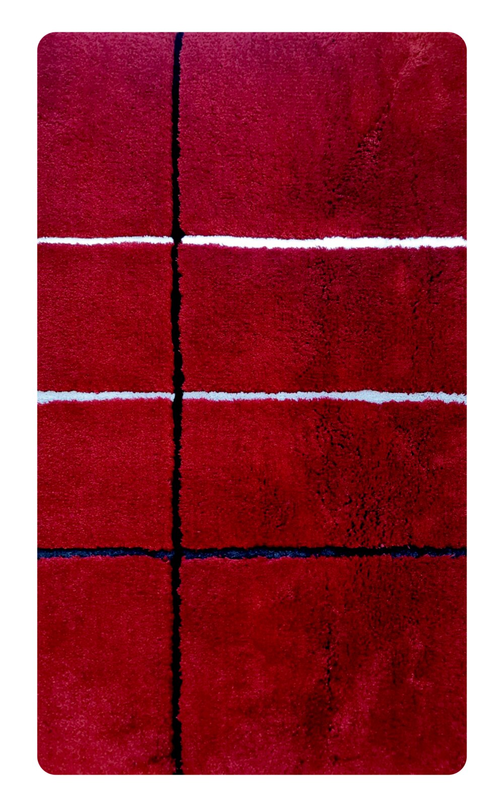 Roter Badteppich mit schwarzem und weißem Karomuster, Draufsicht