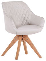 Beiger Armlehnstuhl mit gepolsterter Sitzfläche und rautenförmigem Muster, auf Holzbeinen, seitliche Perspektive