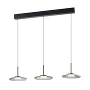 Moderne LED-Hängeleuchte mit drei runden, flachen Leuchtkörpern, von der Seite betrachtet.