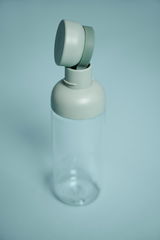 Tinkflasche Nordic Sage mit grauem Deckel, seitliche Perspektive