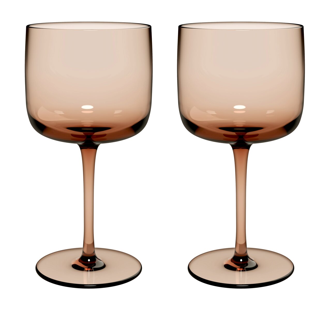 Zwei elegante Weinkelche aus braunem Glas, frontal fotografiert.