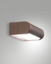 LED-Außenwandleuchte Fabas Luce WILD in seitlicher Perspektive, modernes Design in Braun.