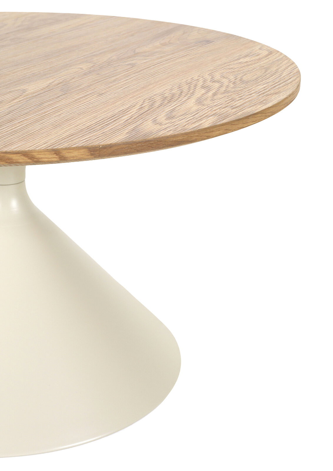 Detailansicht eines runden Tisches mit heller Holzplatte und weißem Tulpenfuß, fotografiert aus leicht schräger Seitenperspektive vor weißem Hintergrund