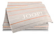Beige Wohndecke mit orangen und grauen Streifen, gefaltet, mit JOOP! Logo, seitliche Perspektive