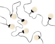 Lichterkette mit runden, warmweißen Lampen aus der Vogelperspektive.