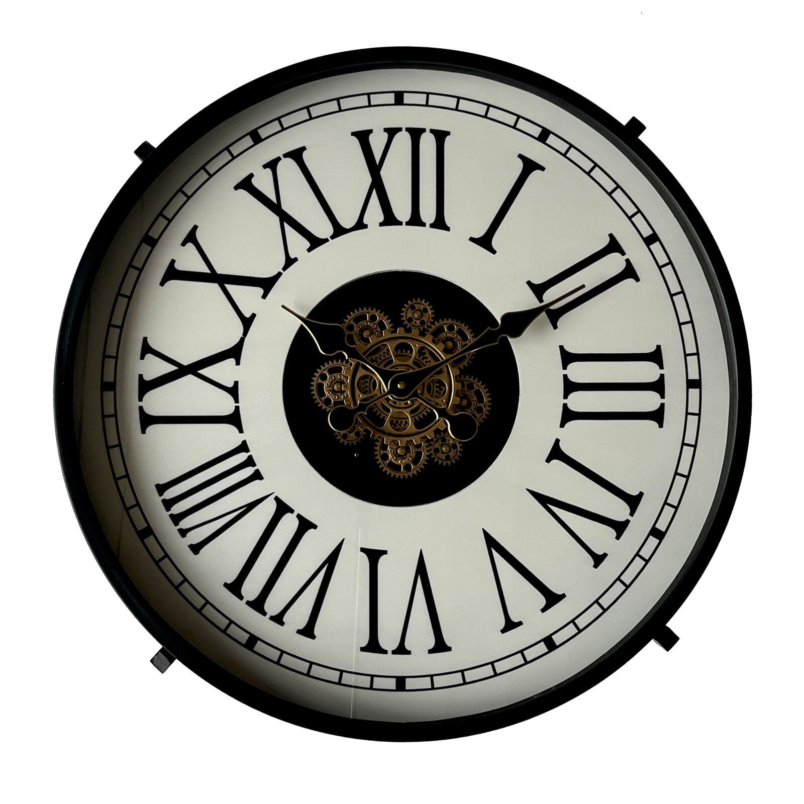 Ronde vintage wandklok met een zwarte rand, een witte wijzerplaat met Romeinse cijfers en zichtbare goudkleurige tandwielen in het midden, gefotografeerd vanaf de voorkant.