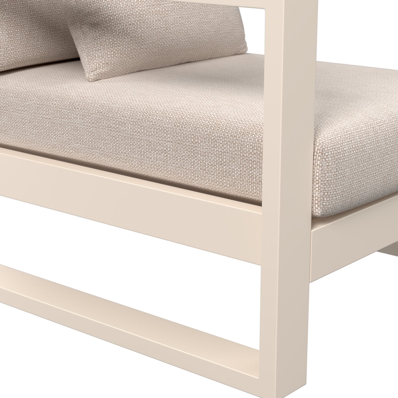 Close-up van een loungestoel met een beige stoffen bekleding en een crèmekleurig metalen frame, gezien vanaf de zijkant