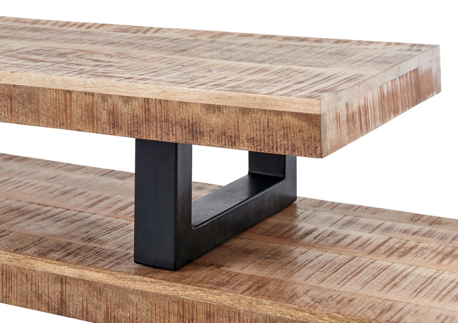 Nahaufnahme eines TV-Lowboards aus Holz mit schwarzem Metallgestell, seitliche Perspektive
