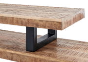 Nahaufnahme eines TV-Lowboards aus Holz mit schwarzem Metallgestell, seitliche Perspektive