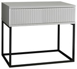 Moderne Nachtkommode mit geriffelter Front und schwarzem Metallgestell, seitliche Perspektive