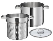 Kochtopf mit Pastaeinsatz und Glasdeckel aus Edelstahl, seitliche Perspektive