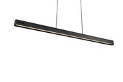 Moderne schwarze Pendelleuchte in seitlicher Perspektive, schlankes Design mit integrierter LED-Beleuchtung.