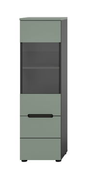 Schmaler, hoher Schrank in Salbeigrün und Anthrazit mit Glaseinsatz und Schublade, Frontansicht in leichter Perspektive von rechts