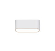 Weiße, moderne LED-Wandleuchte mit abgerundeter rechteckiger Form und warmweiß leuchtender Unterseite, frontal von vorne auf weißem Hintergrund fotografiert.