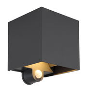 Moderne LED-Außenwandleuchte in schwarzem, kubischem Design mit integriertem Sensor, seitliche Perspektive.