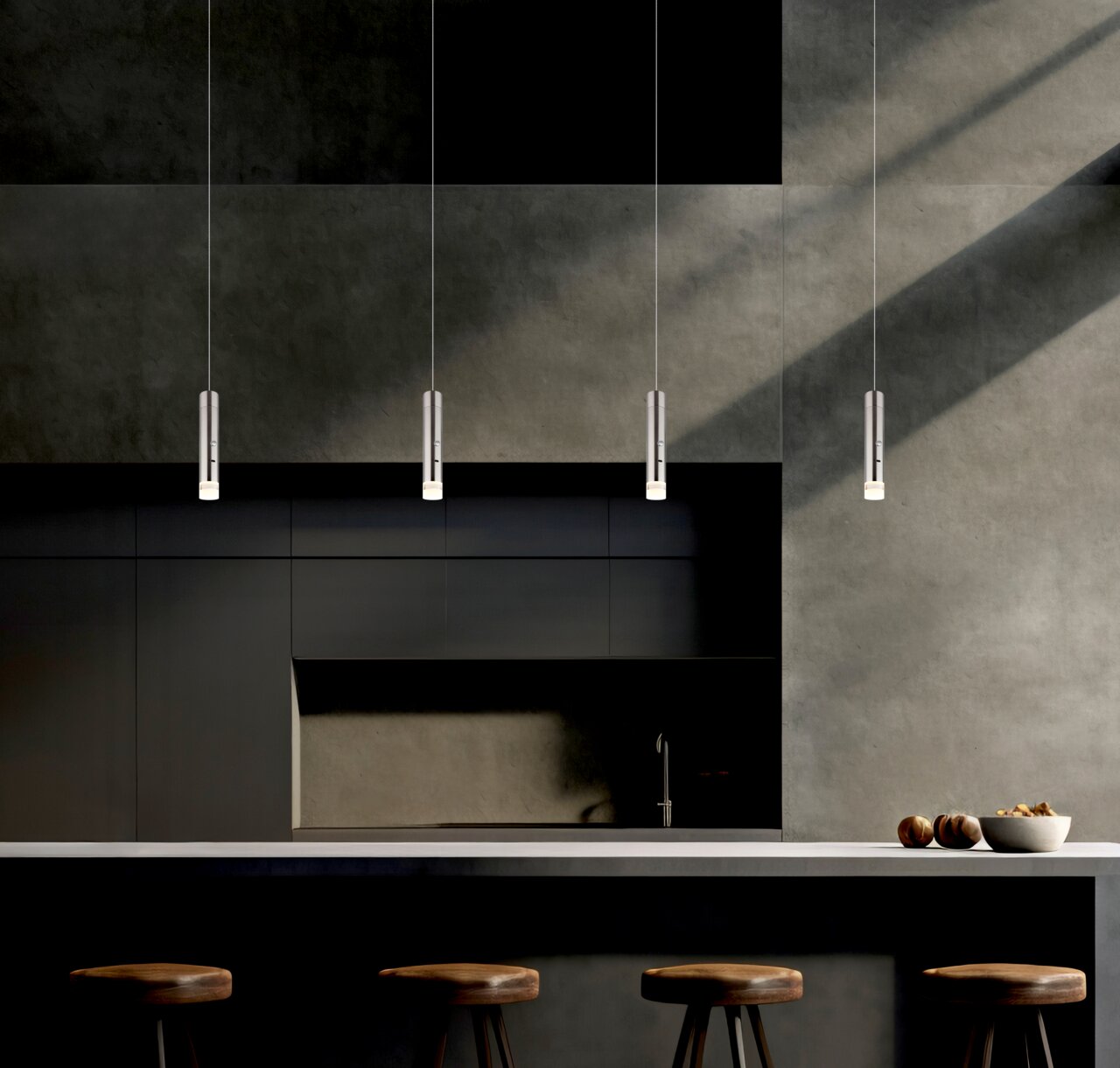 Moderne Akku-Pendelleuchte in einer stilvollen Küche, aus der Frontperspektive betrachtet.