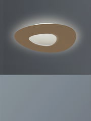 Moderne LED-Deckenleuchte in organischer Form, von unten betrachtet