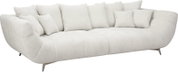 Großes, modernes 3-Sitzer-Sofa in Creme/Off-White mit weichem Stoffbezug, tiefen Sitzflächen, geschwungenen Armlehnen, mehreren Rückenkissen und schmalen Metallfüßen, freigestellt vor weißem Hintergrund, Ansicht schräg von vorne