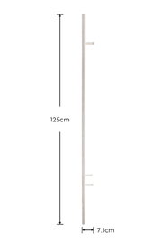 Schmale Wandgarderobe/Leiste mit drei Haken, 125 cm hoch und 7,1 cm breit, Seitenansicht (Profil) auf weißem Hintergrund.