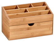 Bambus-Organizer mit mehreren Fächern und einer Schublade, perspektivisch von vorne rechts fotografiert.