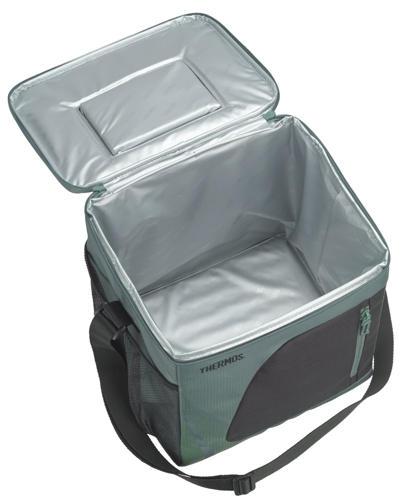 Geöffnete THERMOS Kühltasche in Grau und Mintgrün mit silberner Isolierauskleidung, Deckelfach und Schultergurt, aus schräger Vorderansicht von oben