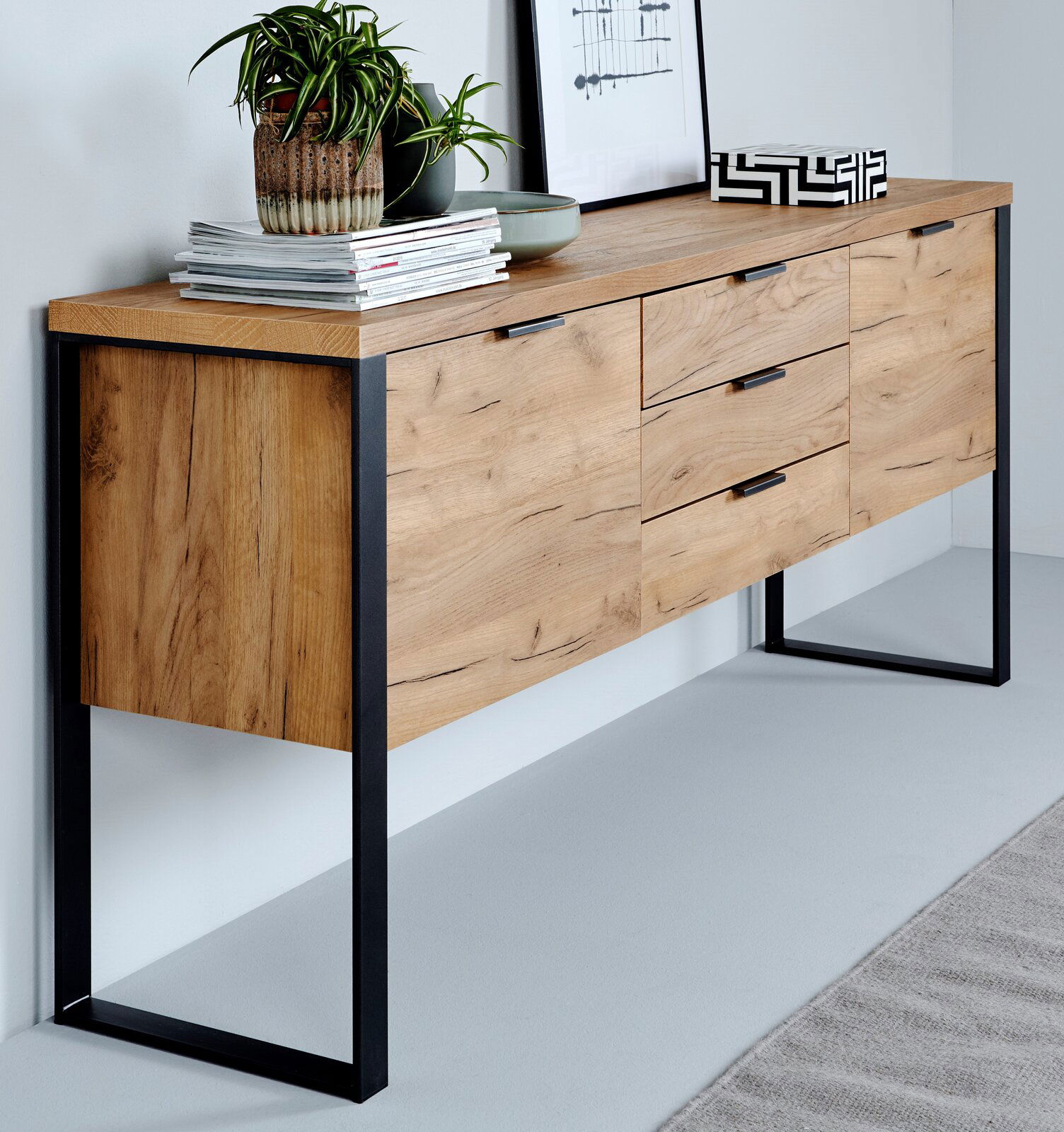 Jahnke Sideboard LOOP Modernes Sideboard aus Holz mit schwarzem Metallrahmen, seitliche Perspektive