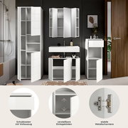Moderne Badkombination in Weiß mit Hochschrank, Spiegelschrank und Waschbeckenunterschrank, frontal abgebildet. Enthält Schubkasten mit Vollauszug, verstellbare Einlegeböden und stabile Metallscharniere.