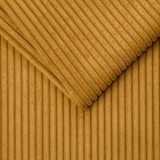 Nahaufnahme eines senfgelben, gerippten Stoffes in diagonaler Perspektive.
