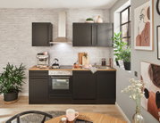 Moderne Küchenzeile in schwarzem Design mit Holzarbeitsplatte, ohne Elektrogeräte, aus frontaler Perspektive fotografiert.