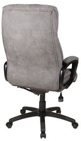 Rückansicht eines grauen Chefsessels mit gepolsterter Rückenlehne und Armlehnen, auf einem schwarzen Drehfuß mit Rollen.