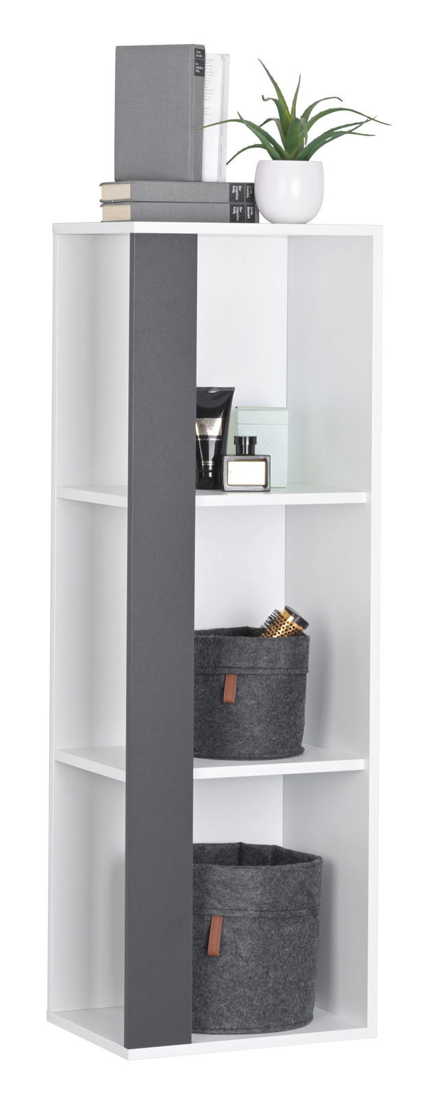 Voleo Regal FREYA Weißes Regal mit drei Fächern, dekoriert mit Büchern, einer Pflanze und Aufbewahrungskörben, seitliche Perspektive
