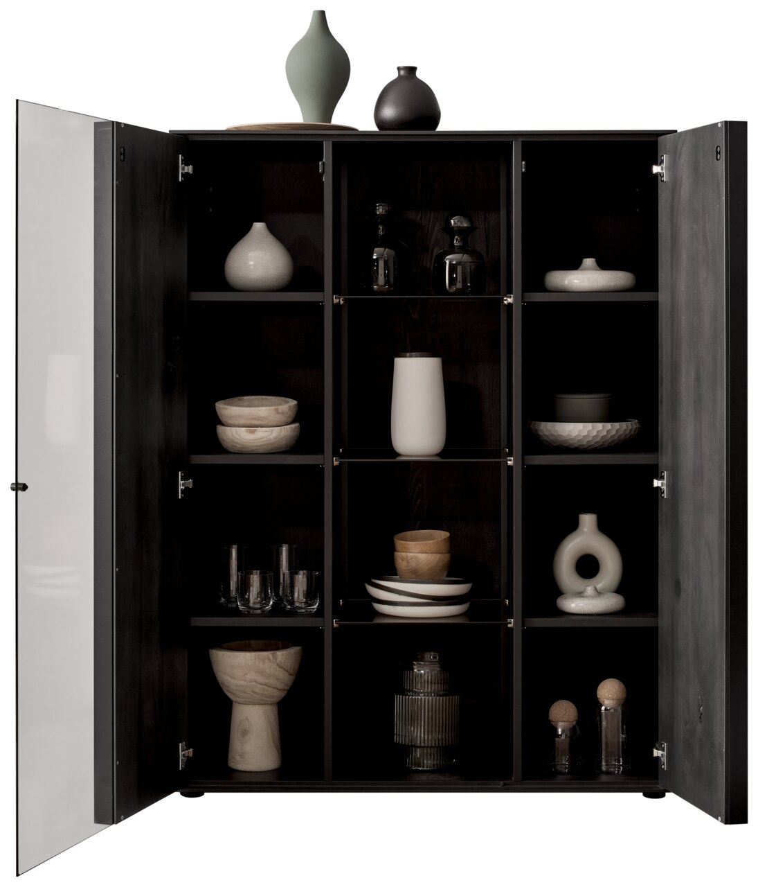 Offenes Highboard mit dekorativen Vasen und Schalen, frontal betrachtet.