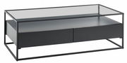 Moderner Couchtisch mit Glasplatte und schwarzem Metallrahmen, seitliche Perspektive