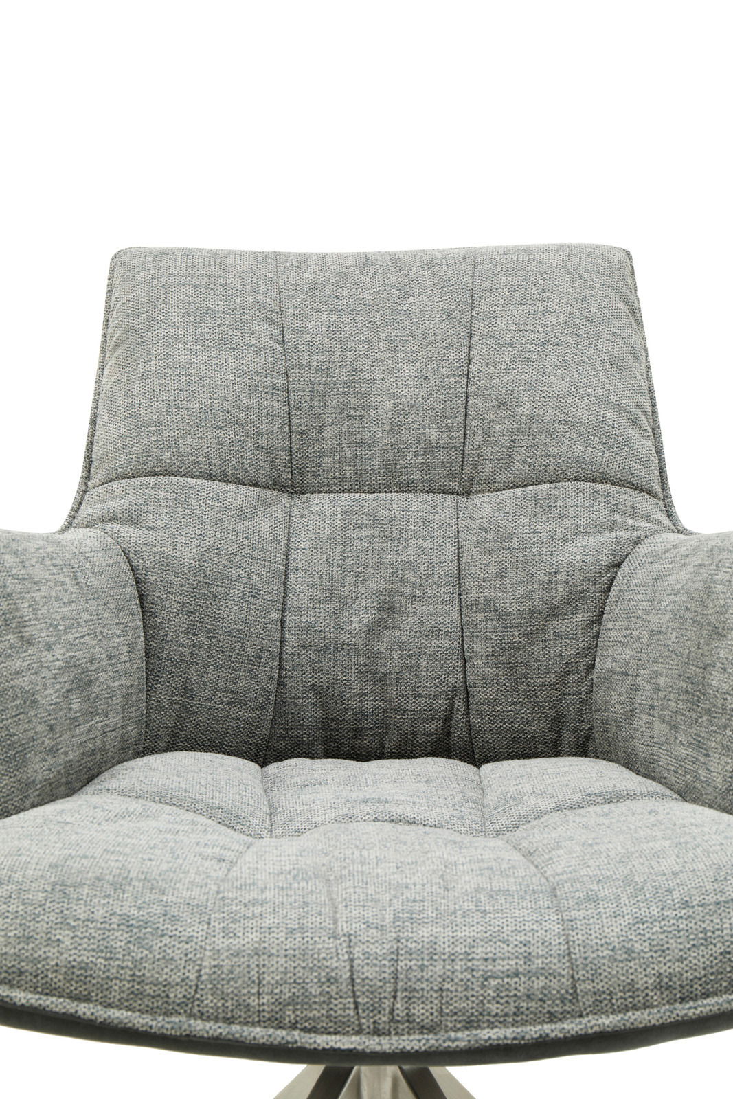 Grauer Sessel mit gepolstertem Sitz und Rückenlehne, Vorderansicht