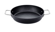 Servierpfanne Adamant 28cm von Fissler, schwarze Pfanne mit zwei silbernen Griffen, Perspektive von oben