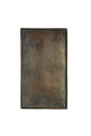 Rechteckige Schale aus Metall mit rustikaler Oberfläche, von oben betrachtet.