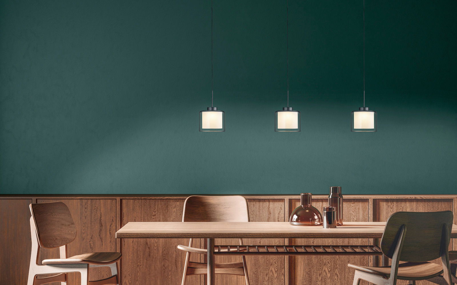 Drei moderne LED-Pendelleuchten KLARA in einem stilvollen Esszimmer, aus der Perspektive des Betrachters auf Augenhöhe.