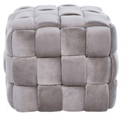 Grauer, gepolsterter Hocker mit quadratischem Muster, Frontalansicht