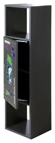 Schwarzes Sitzbank-Regal mit Vitrine, seitliche Perspektive, mit Minecraft-Design auf der Tür.